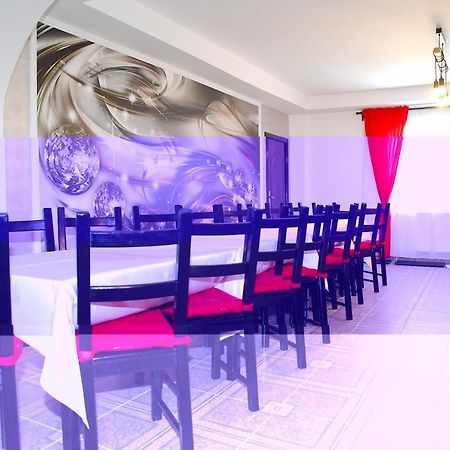 Pensiunea Royal Ranca Ngoại thất bức ảnh